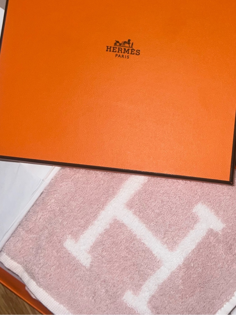 Hermes Avalon Wash Cloth - Picture 2 of 5